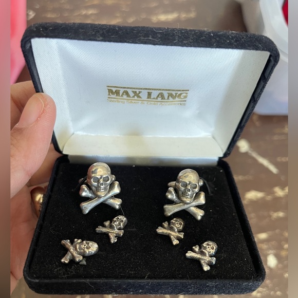 Max Lang’s skull and crossbones cuff links and tuxedo studs sterling silver - Picture 1 of 3